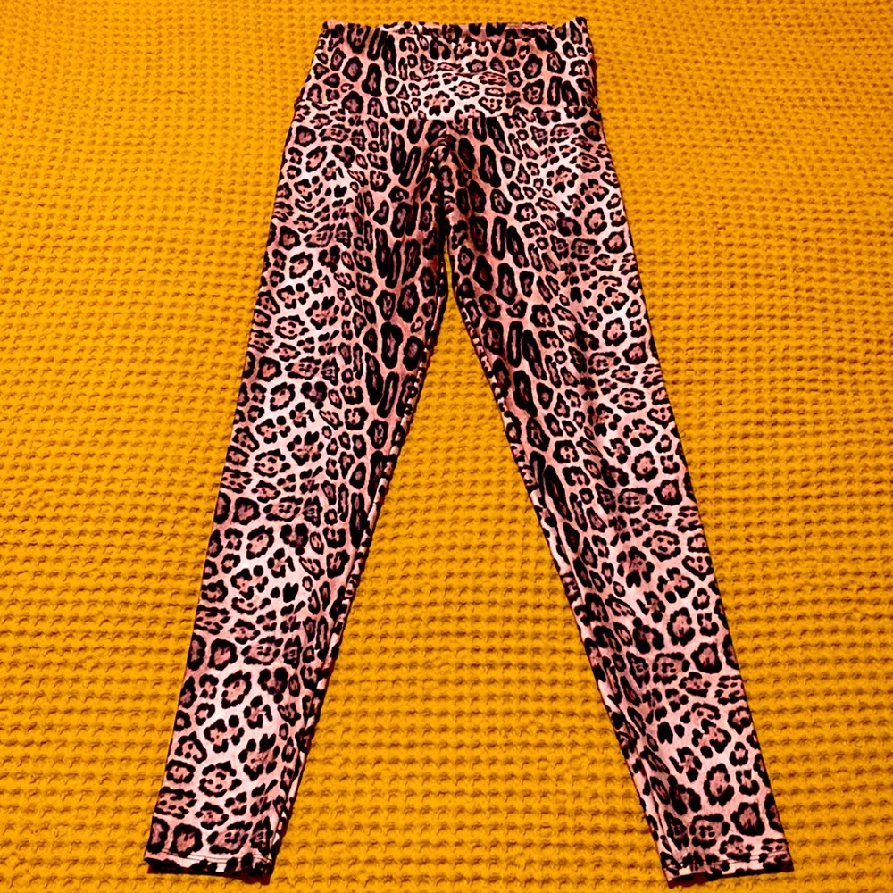 Onzie high waisted leopard print leggings S/M NWOT